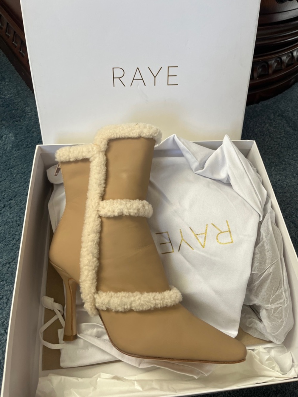 Shearling boots NWT